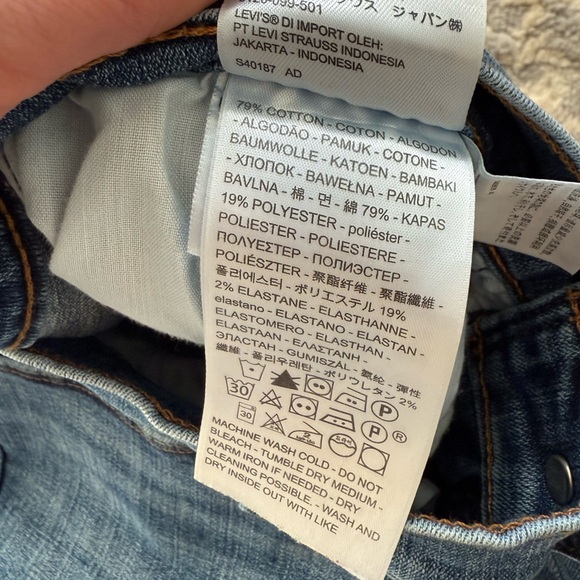 Levi's Women's Classic Boot Jeans in Dark Blue, 6 - Picture 7 of 7